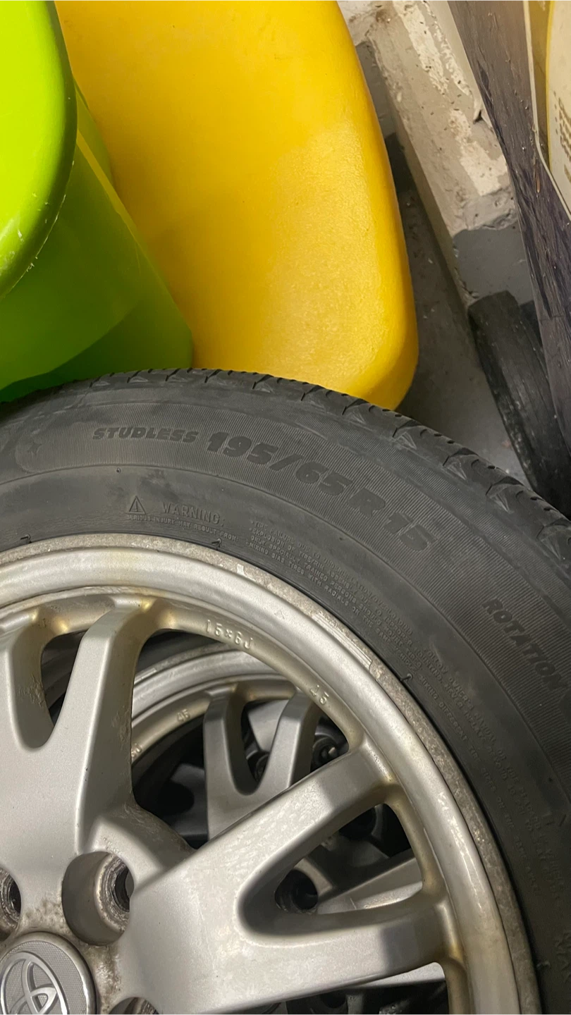 Set of 4 x 195/65R15 Studless Tires