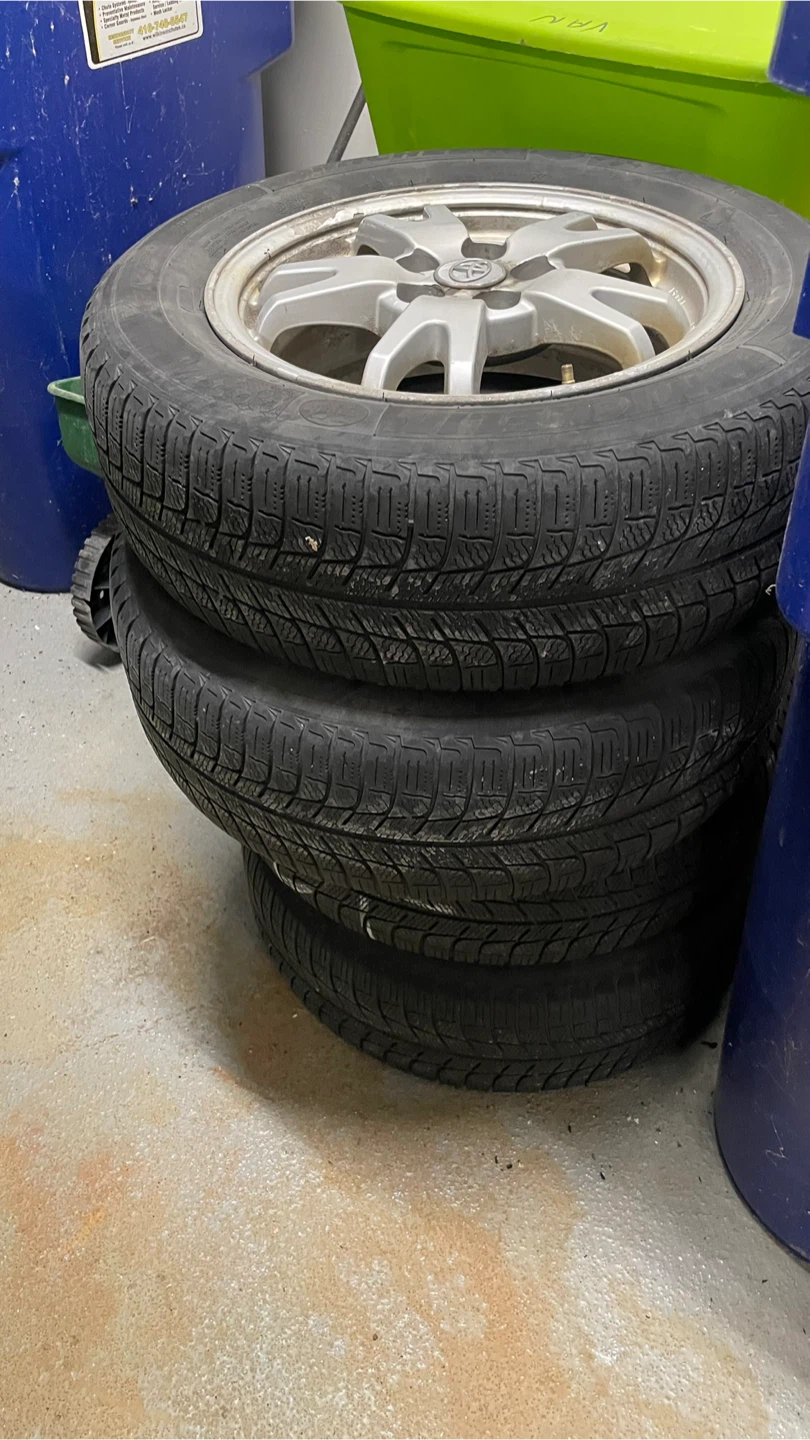 Set of 4 x 195/65R15 Studless Tires - photo 2