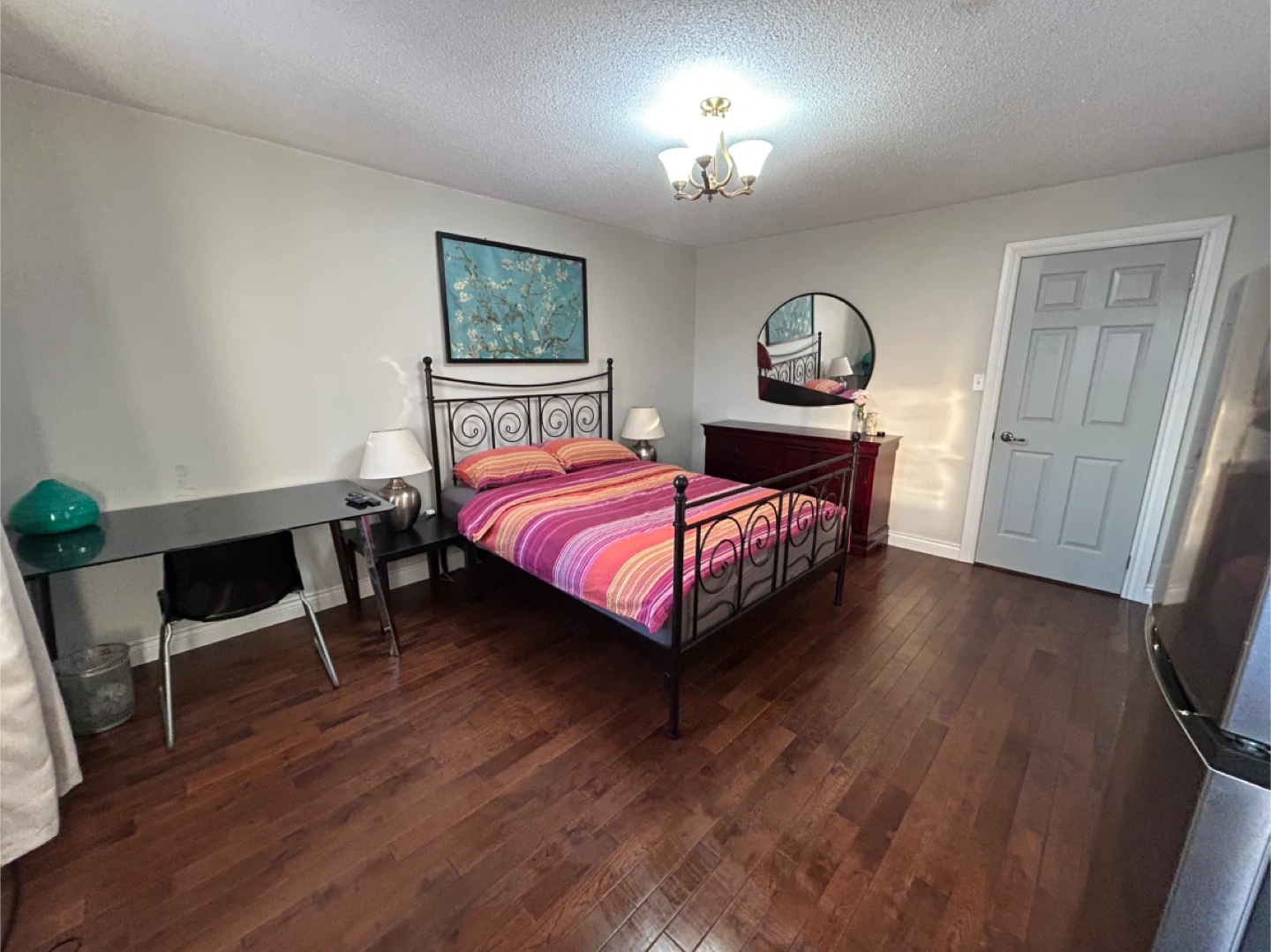 Private Bedroom + Private Bathroom + Walk in Closet for Rent - photo 3