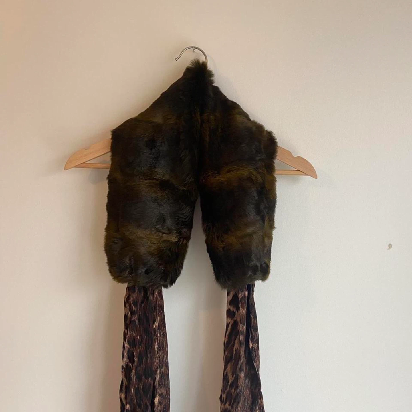 Faux Fur & Leopard Print Scarf - photo 2