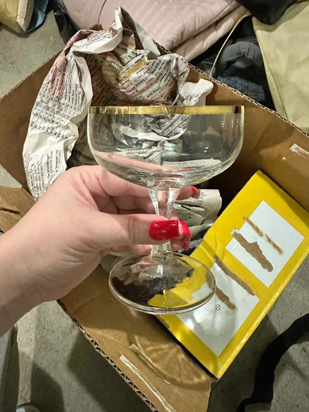 Gold Rimmed Wine Glass free - photo 3