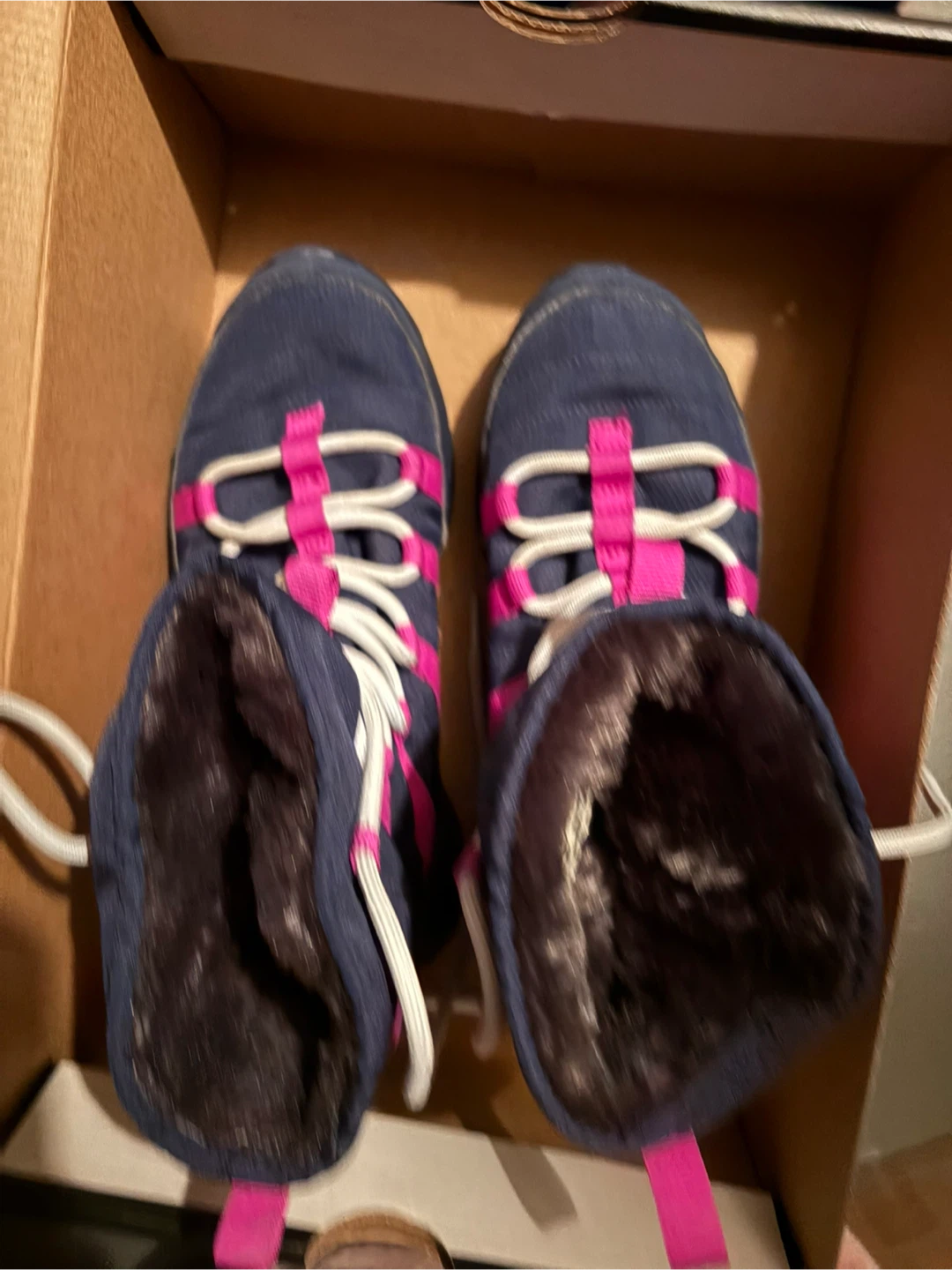 Nike Navy & Pink Fur Lined Sneakers - Kids Size 4.5Y - photo 2