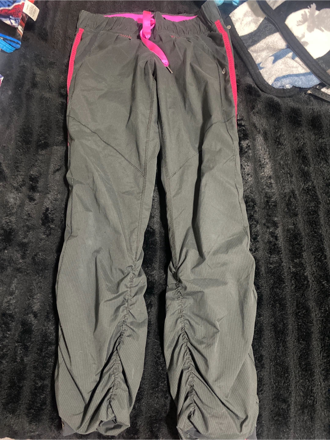 Lululemon Athletica Grey Pink Ruched Track Pants