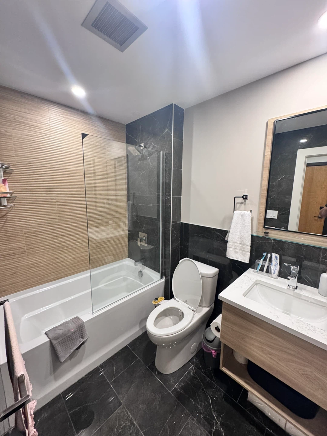 1 bd 1 bath modern unit - photo 5