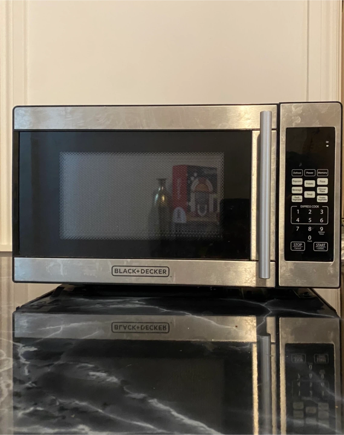 Black+Decker Microwave - photo 2