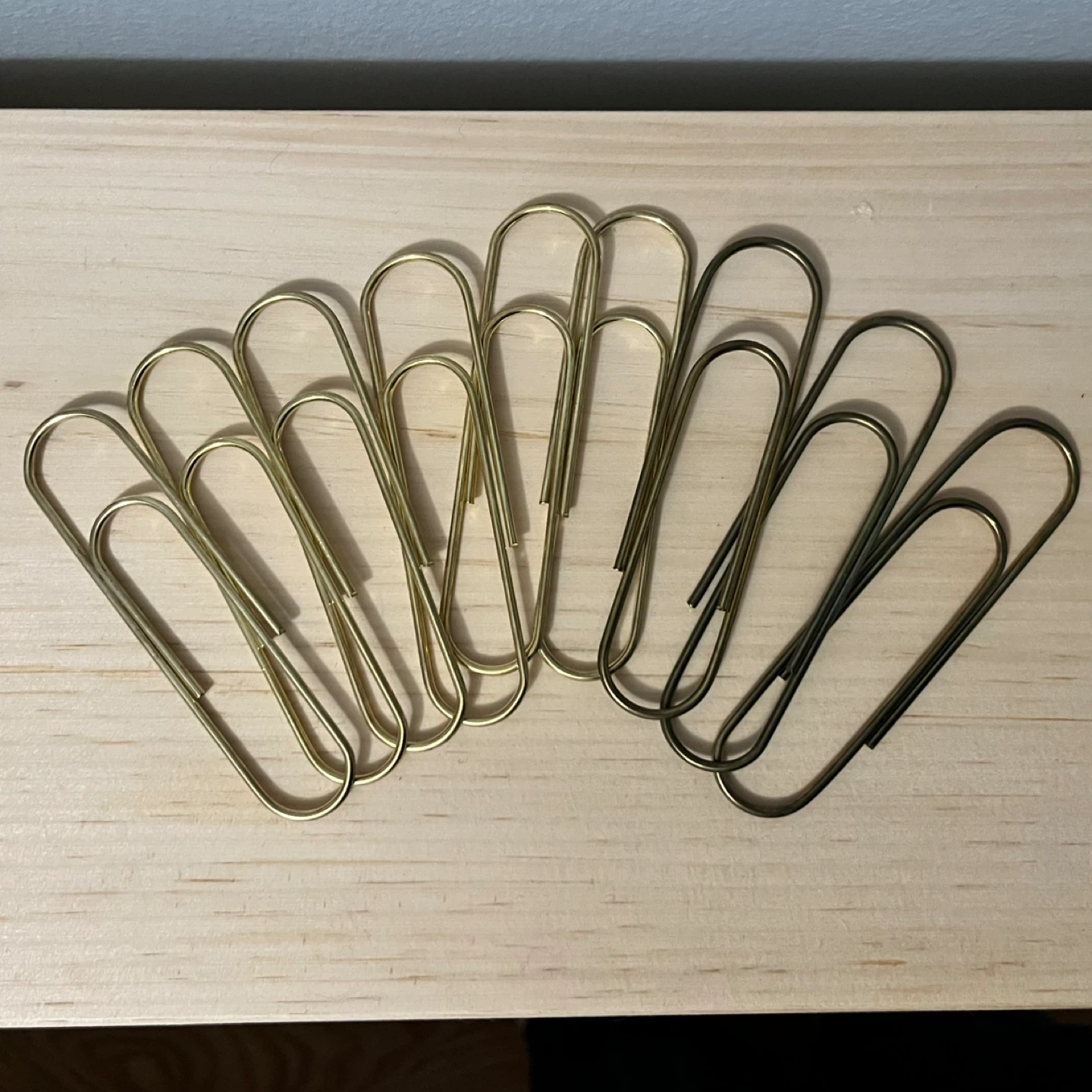 9 gold/brass giant paper clips - photo 3
