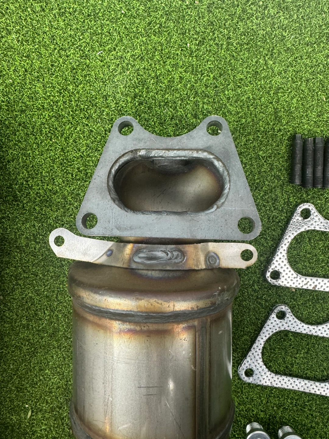 2x Catalytic Converters with Gaskets & Hardware - photo 3