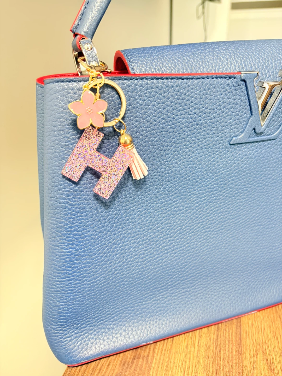 Pink Glitter "H" Letter Keychain with Flower Charm - photo 2