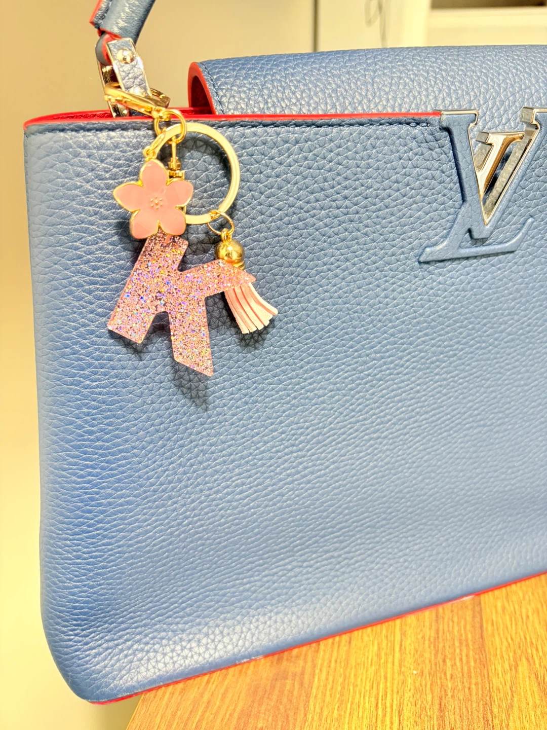 Pink Glitter "K" Letter Keychain with Flower Charm - photo 2