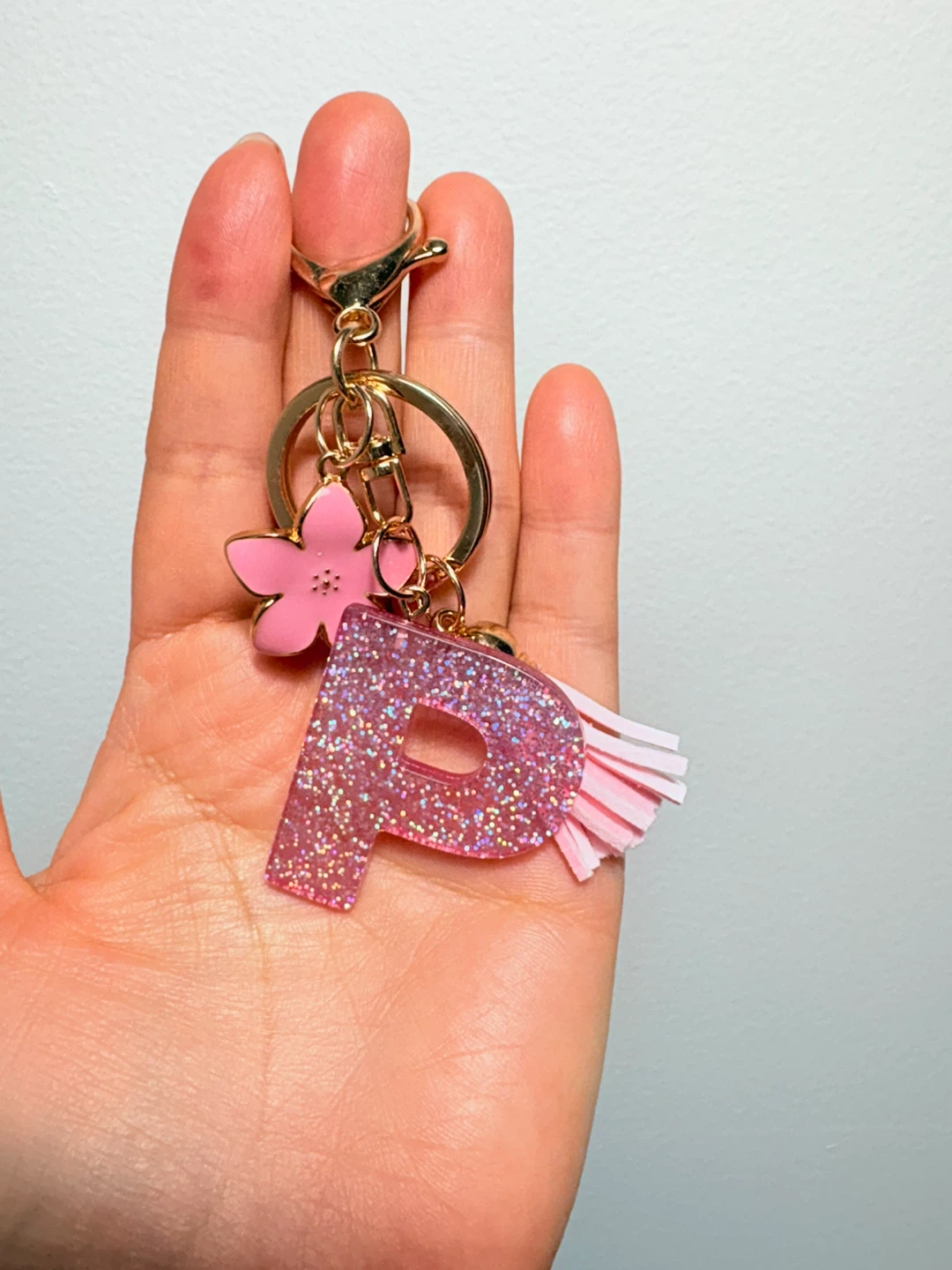 Pink Glitter "P" Letter Keychain with Flower Charm - photo 2