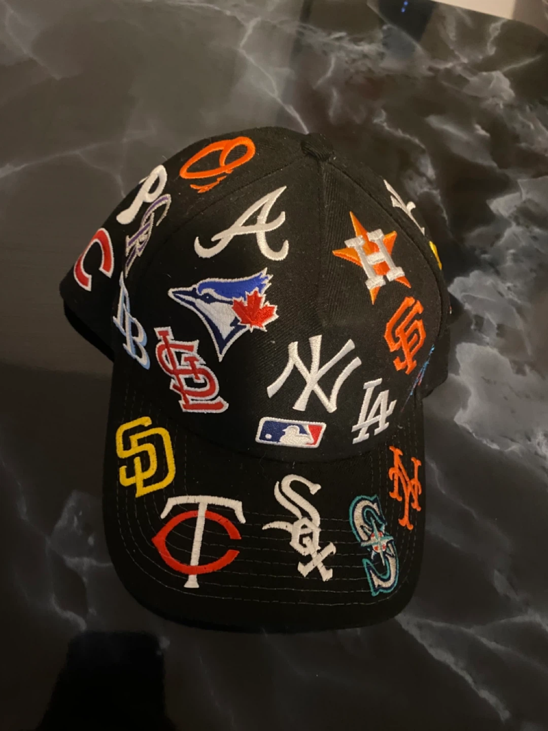 New Era 9FORTY MLB All Over Logo Baseball Cap - photo 5