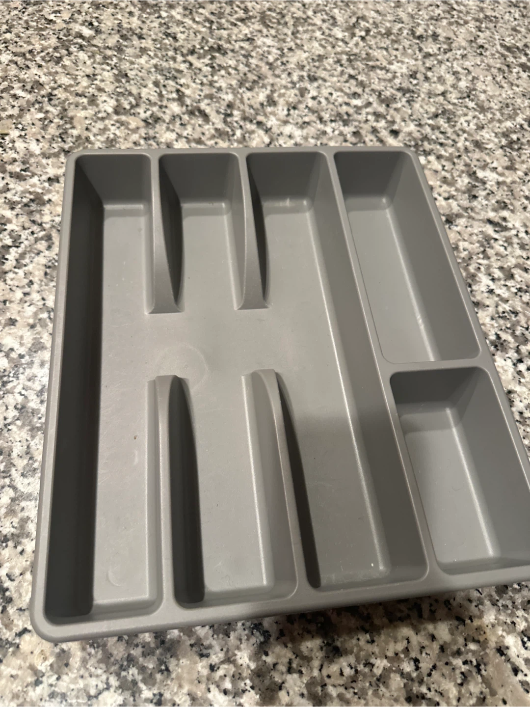 Cutlery organizer