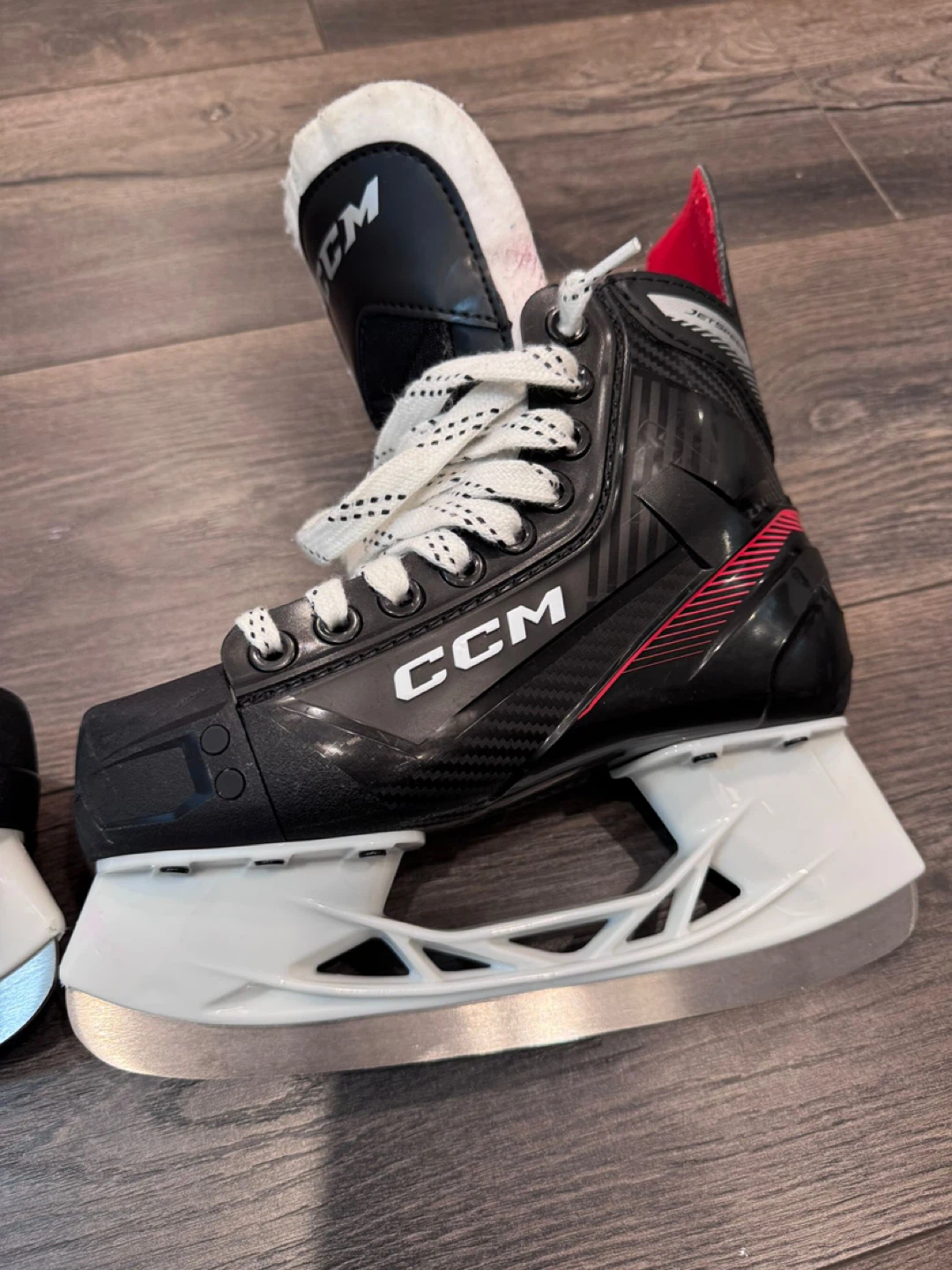 CCM Hockey Skates - photo 2