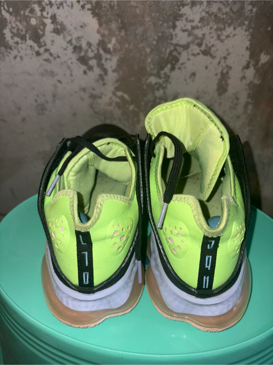 Nike LeBron Witness 5 Shoes - photo 3