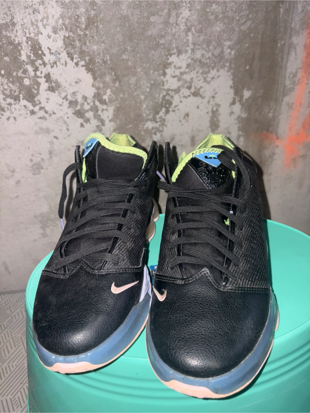 Nike LeBron Witness 5 Shoes - photo 2