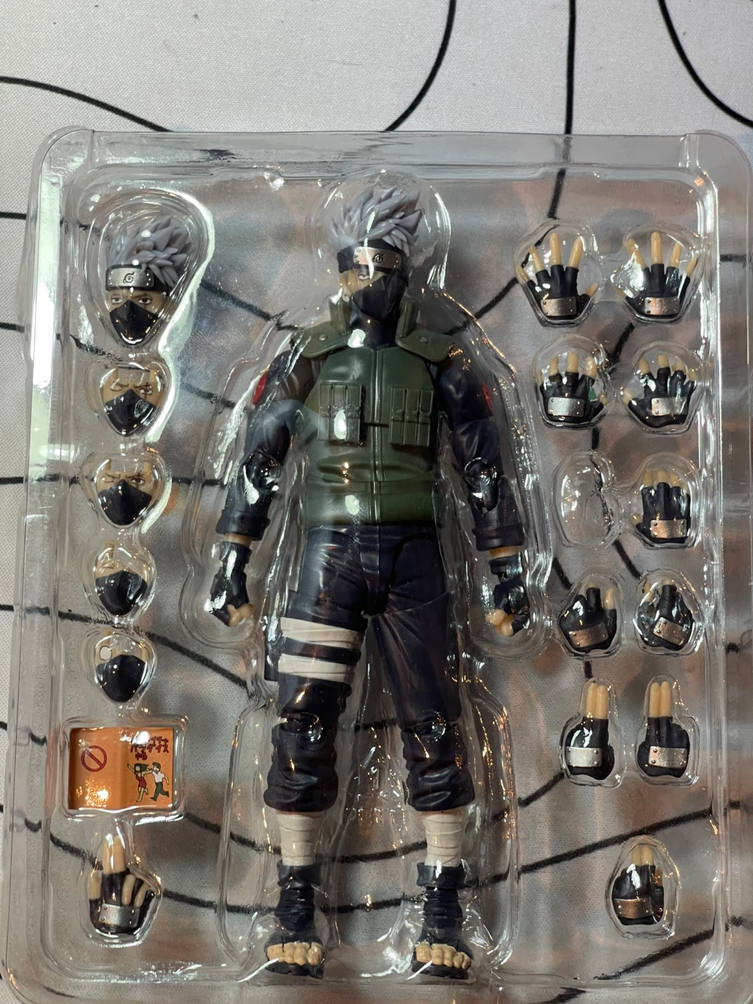 S.H.Figuarts Kakashi The Famed Sharingan Hero Action Figure - photo 3