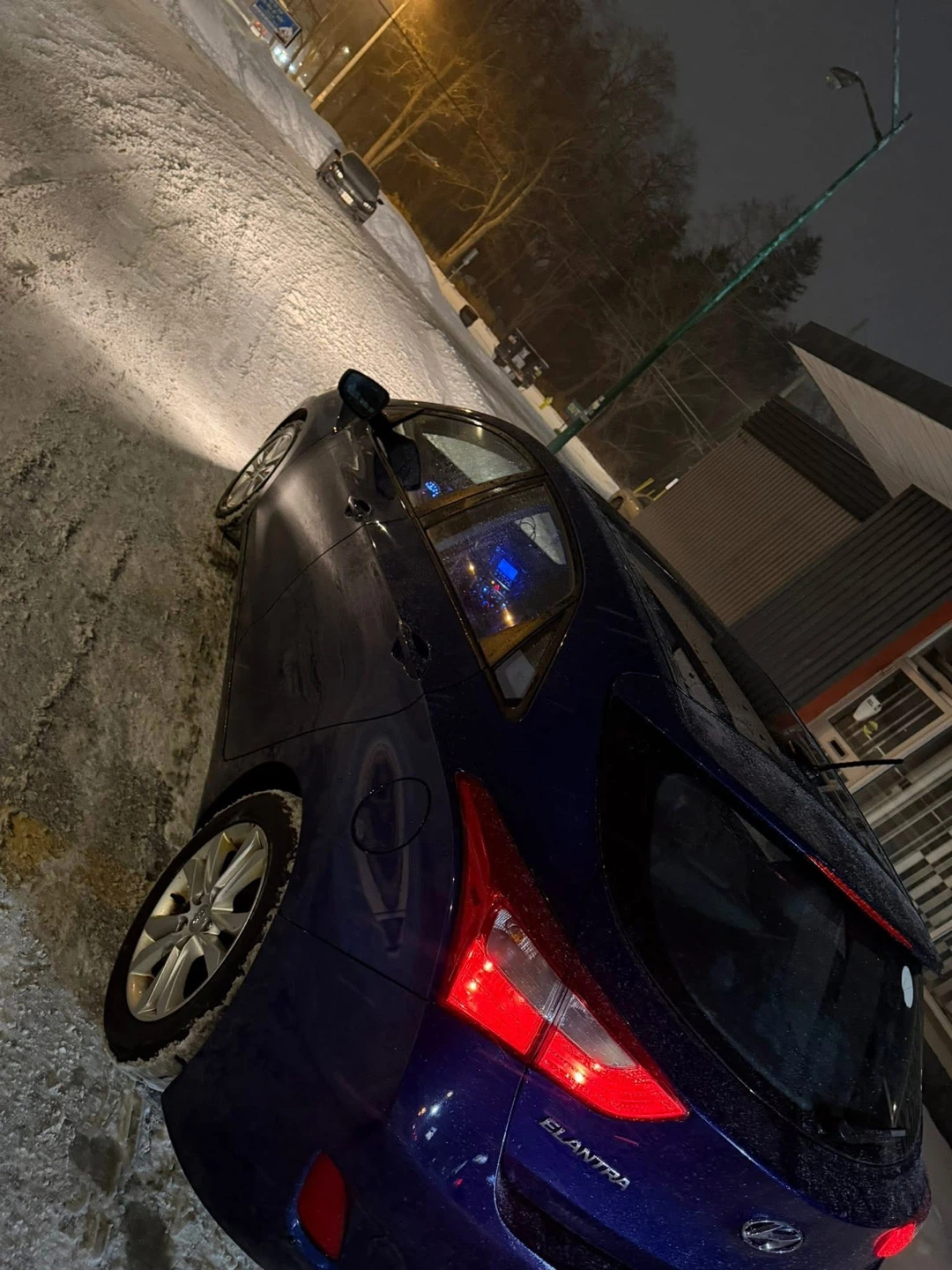 Hyundai Elantra GT Hatchback - photo 3