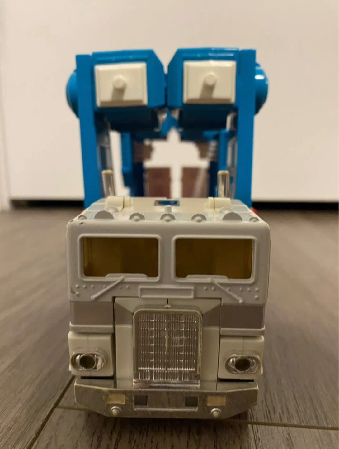 Transformers G1 Ultra Magnus Action Figure - photo 5
