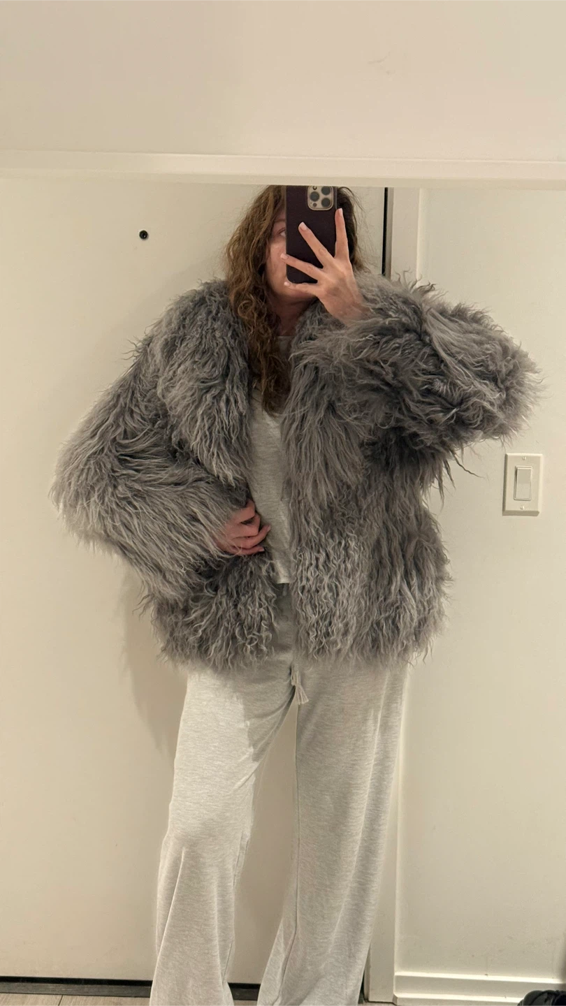 New genuine ship fur coat size M, grey