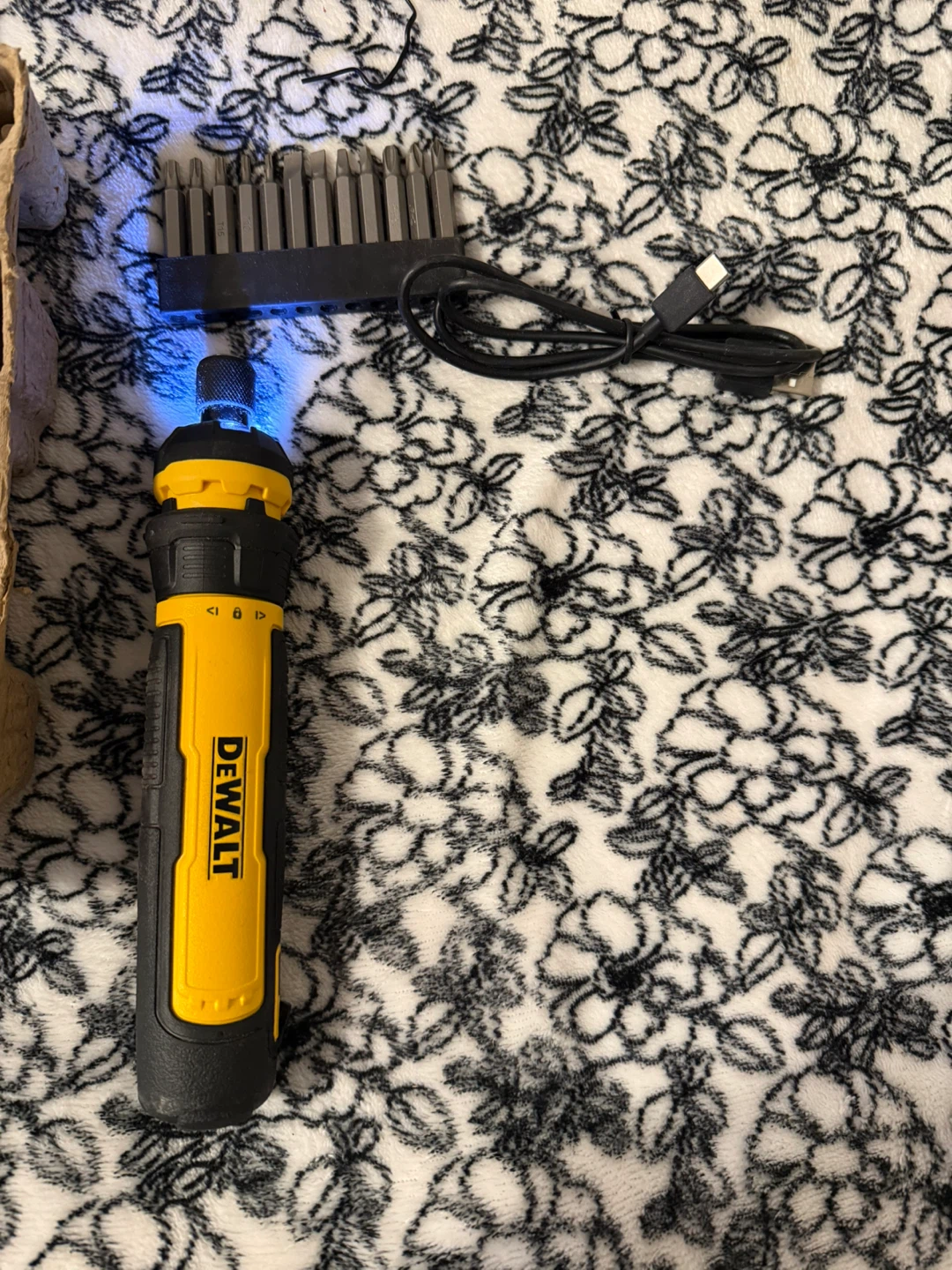 DeWalt USB Cordless Screwdriver Set - photo 3