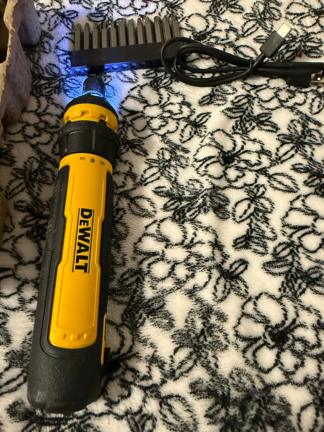 DeWalt USB Cordless Screwdriver Set - photo 4