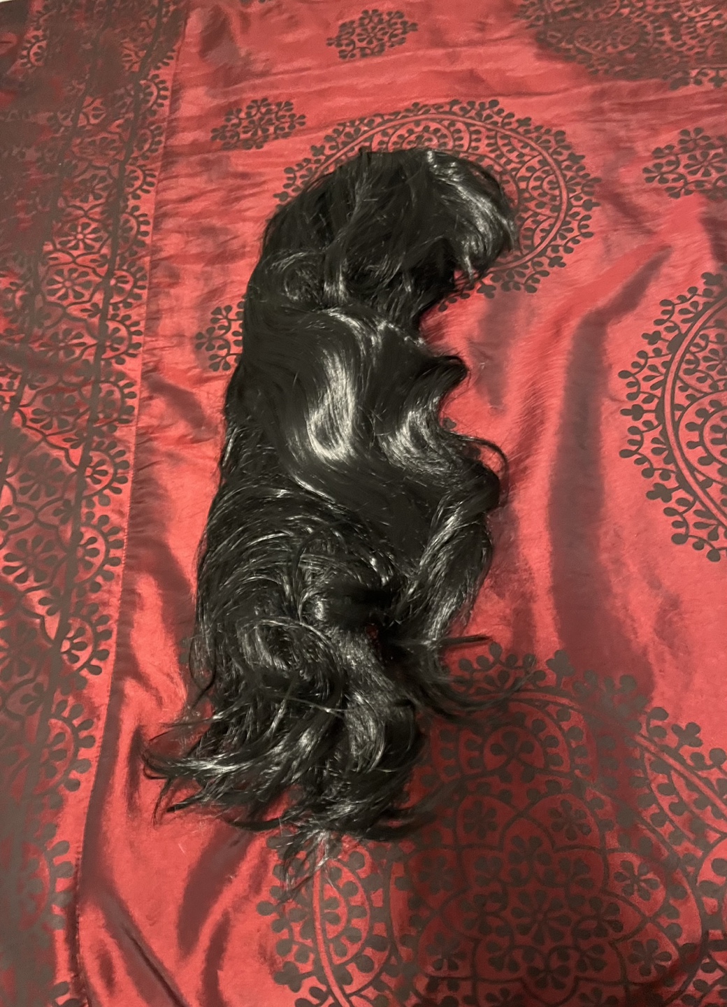 Black wavy synthetic wig with bangs - photo 4