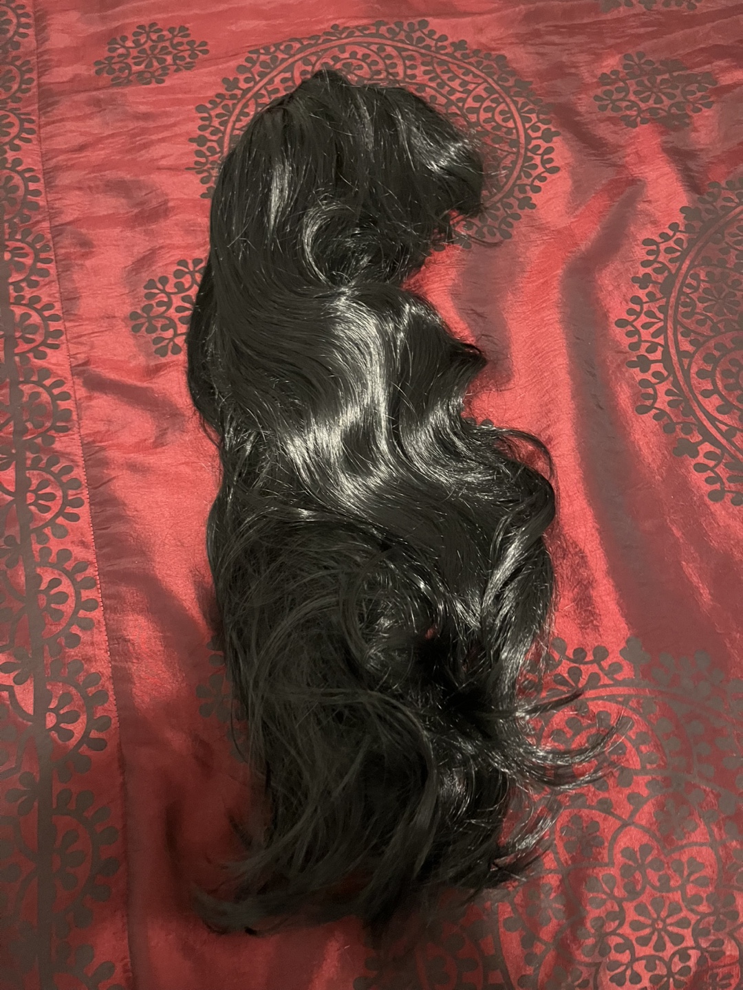 Black wavy synthetic wig with bangs - photo 5