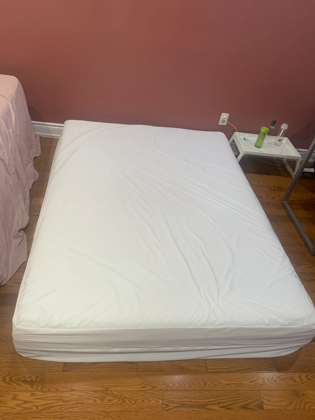Queen Mattress 60 inches by 80 inches and a9-inch thickness