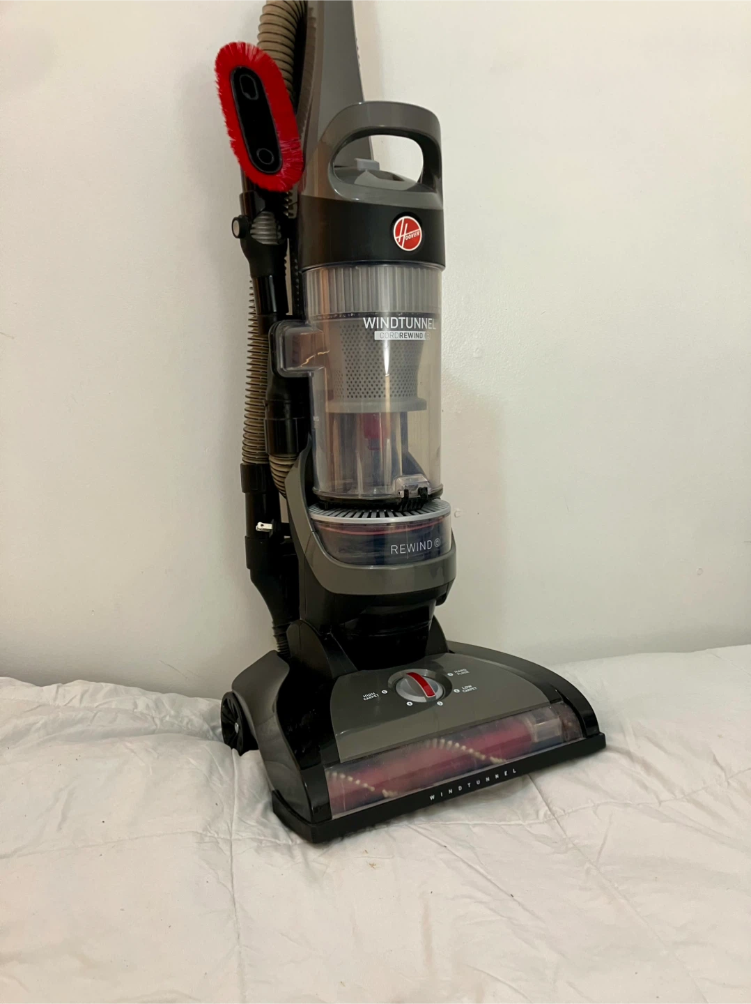 Hoover WindTunnel Rewind Pro Bagless Vacuum - Works Perfectly