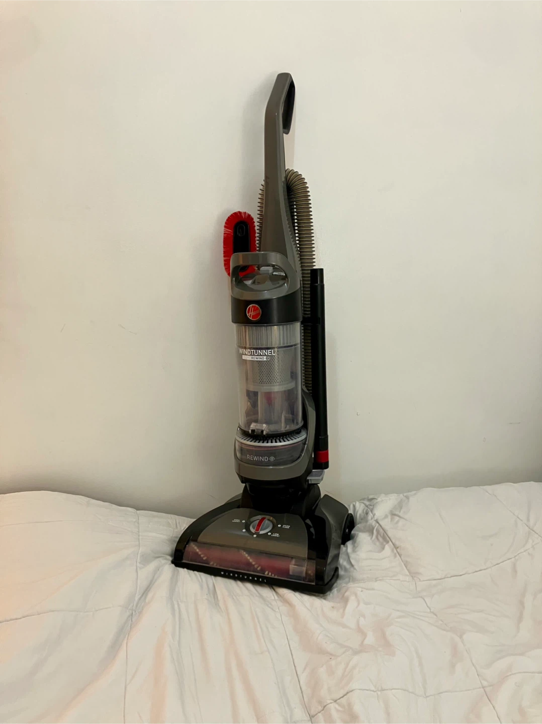 Hoover WindTunnel Rewind Pro Bagless Vacuum - Works Perfectly - photo 2