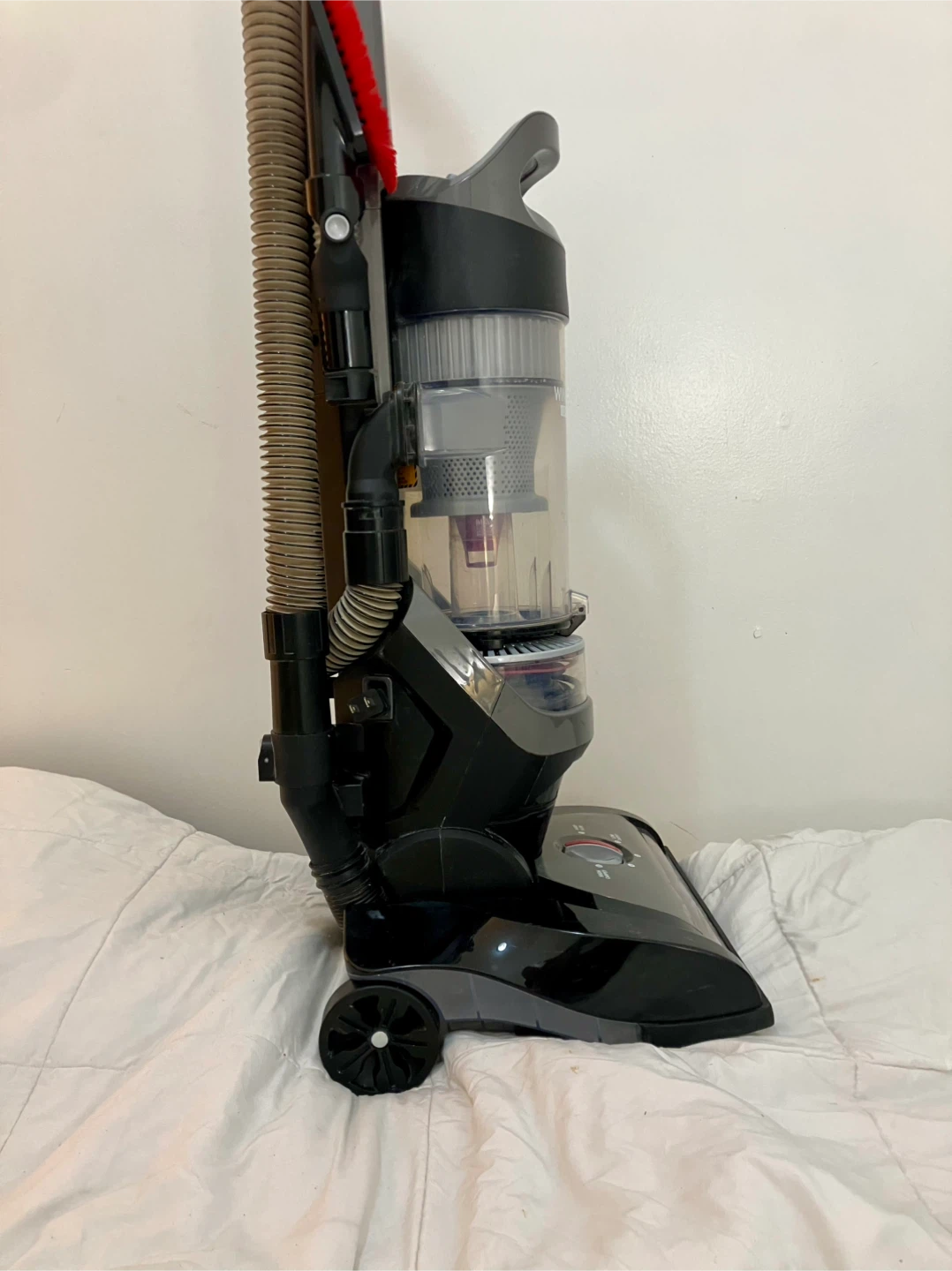 Hoover WindTunnel Rewind Pro Bagless Vacuum - Works Perfectly - photo 4