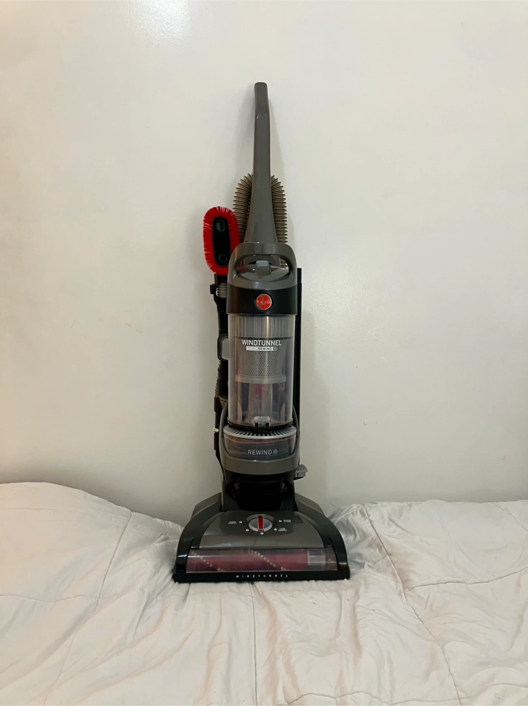 Hoover WindTunnel Rewind Pro Bagless Vacuum - Works Perfectly - photo 5