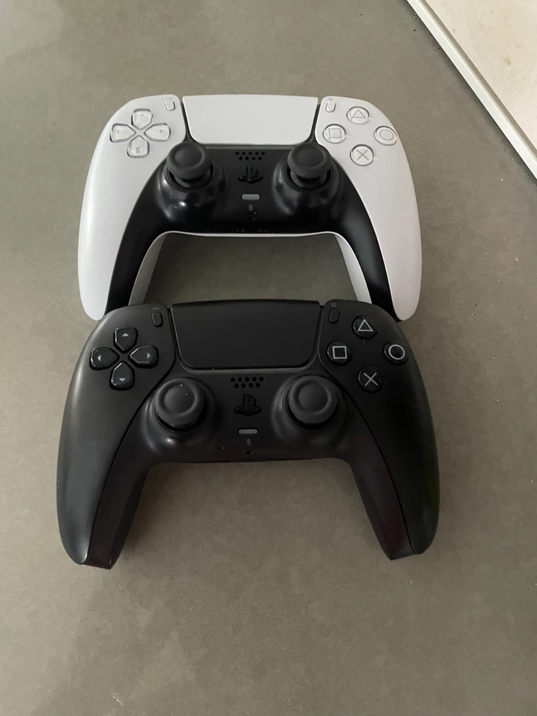 Sony PlayStation 5 Console with Two Controllers and 6 Games - photo 3