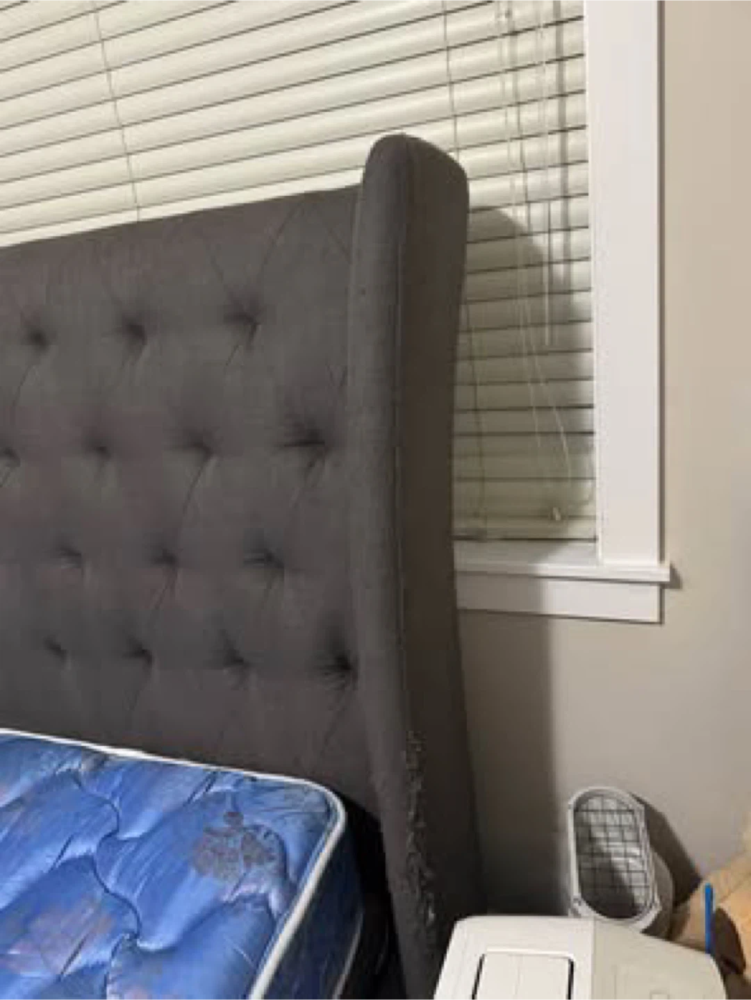 Tufted Wingback Headboard - photo 2