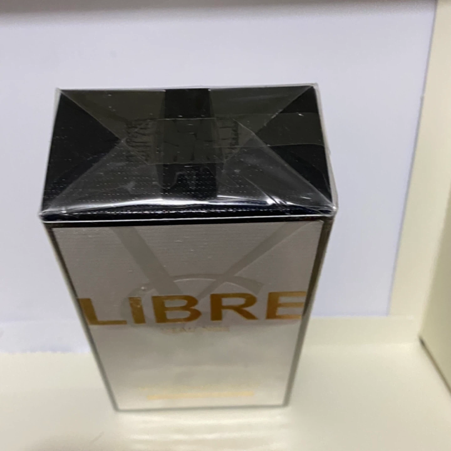 Yves Saint Laurent Libre L'Eau Nude Parfum de Peau, 1.6 fl oz - photo 3