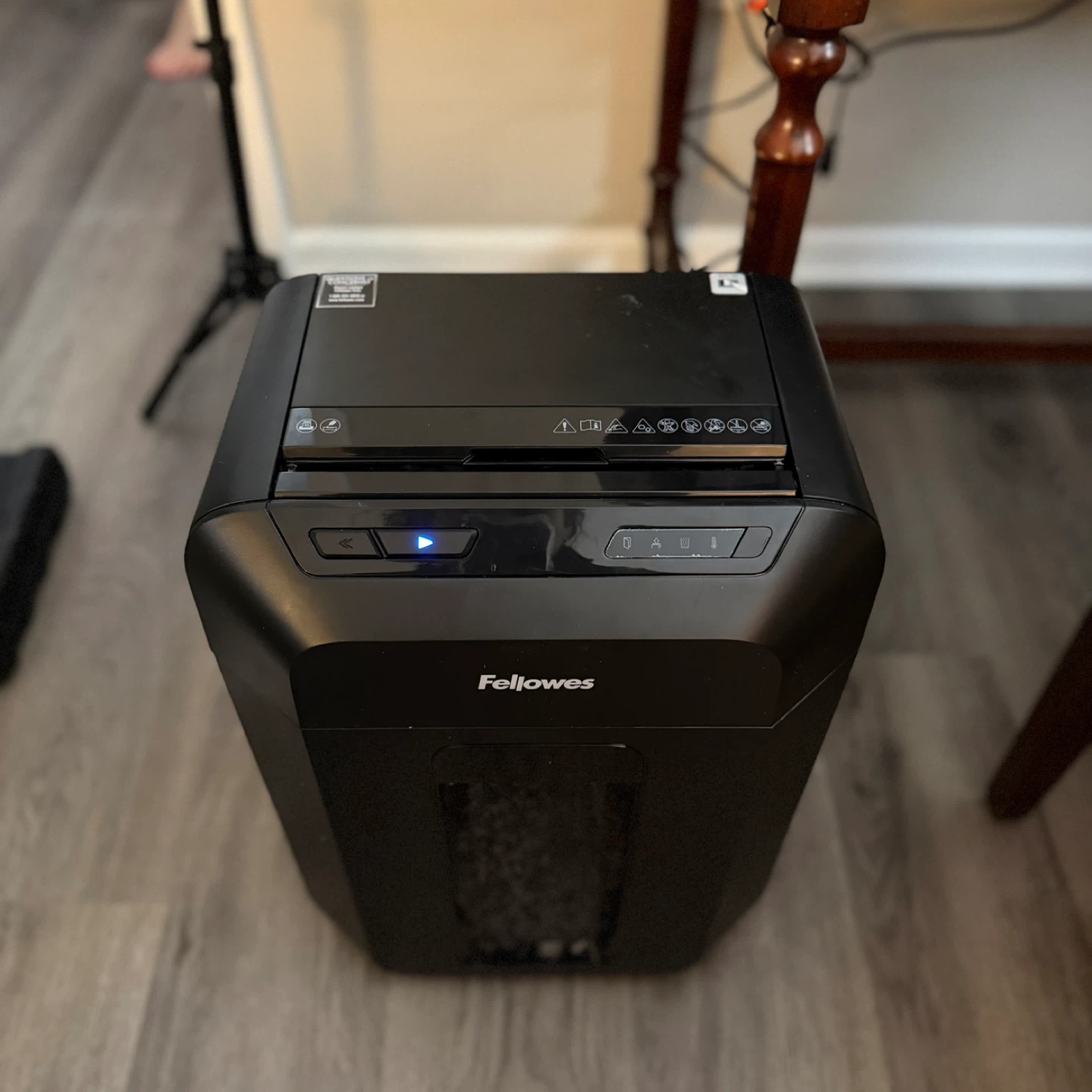 Fellowes Paper Shredder — Works Great. 5 miles free delivery