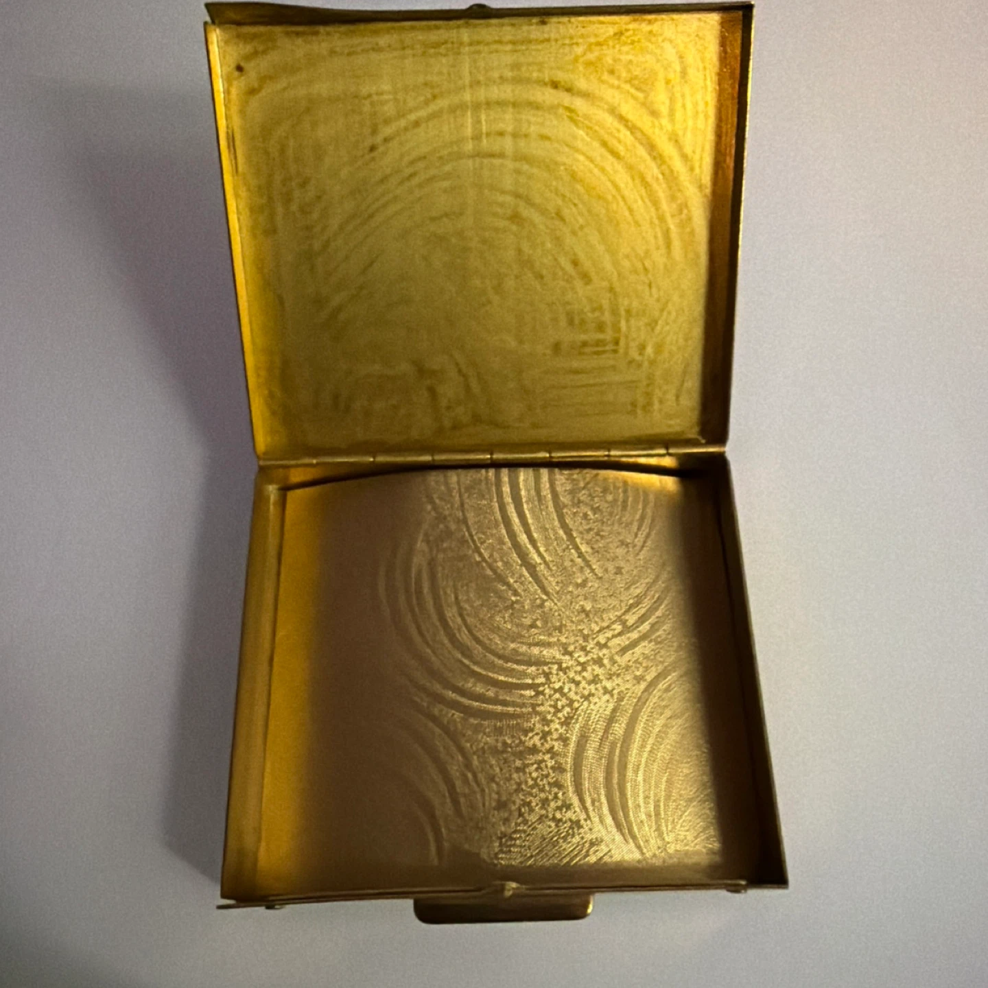 Vintage Gold Tone Powder Compact with Dollar Sign Charm - photo 3