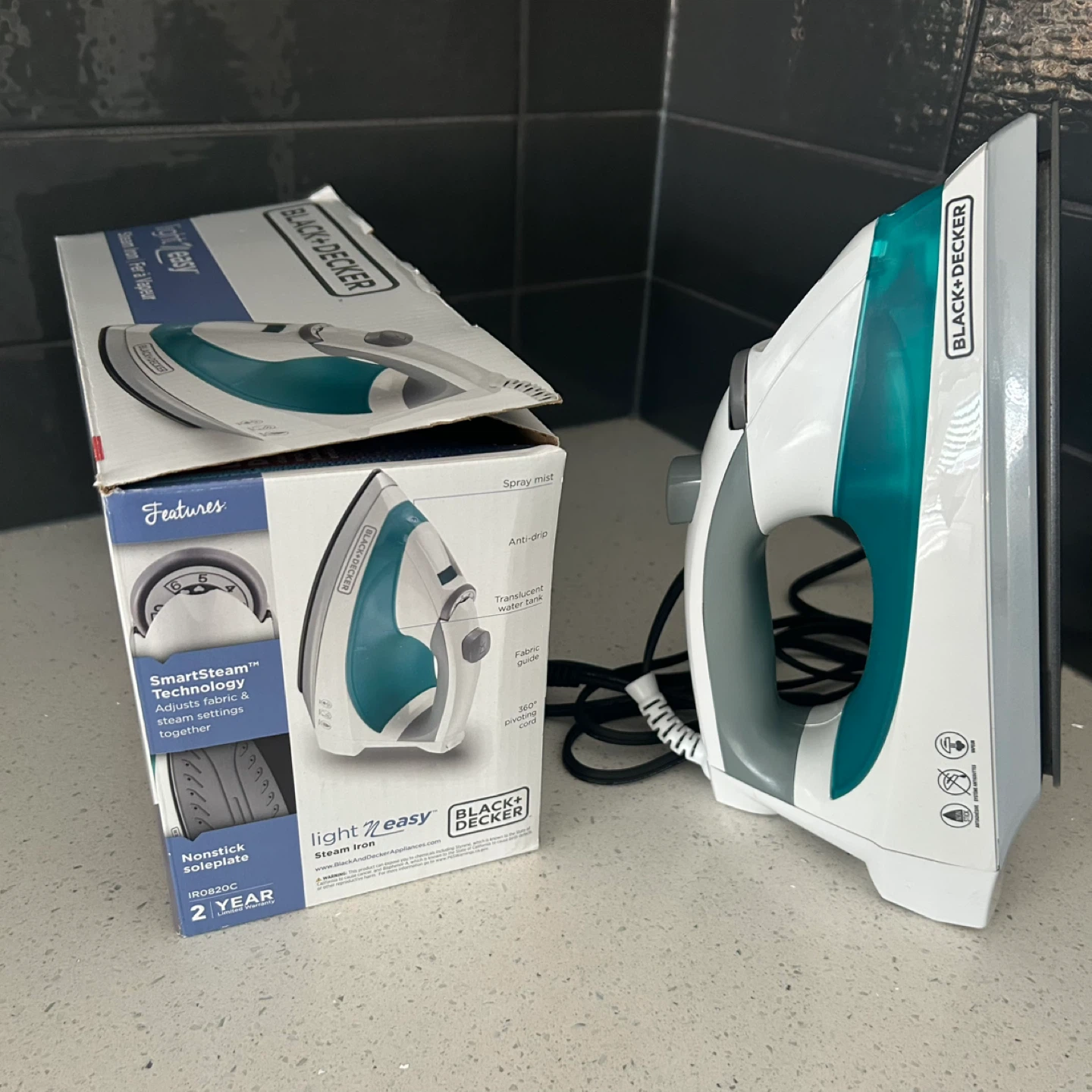 Black+Decker Light N Easy Steam Iron - photo 4