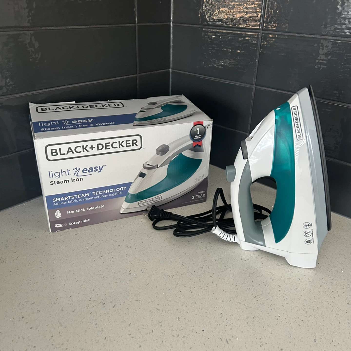 Black+Decker Light N Easy Steam Iron - photo 5