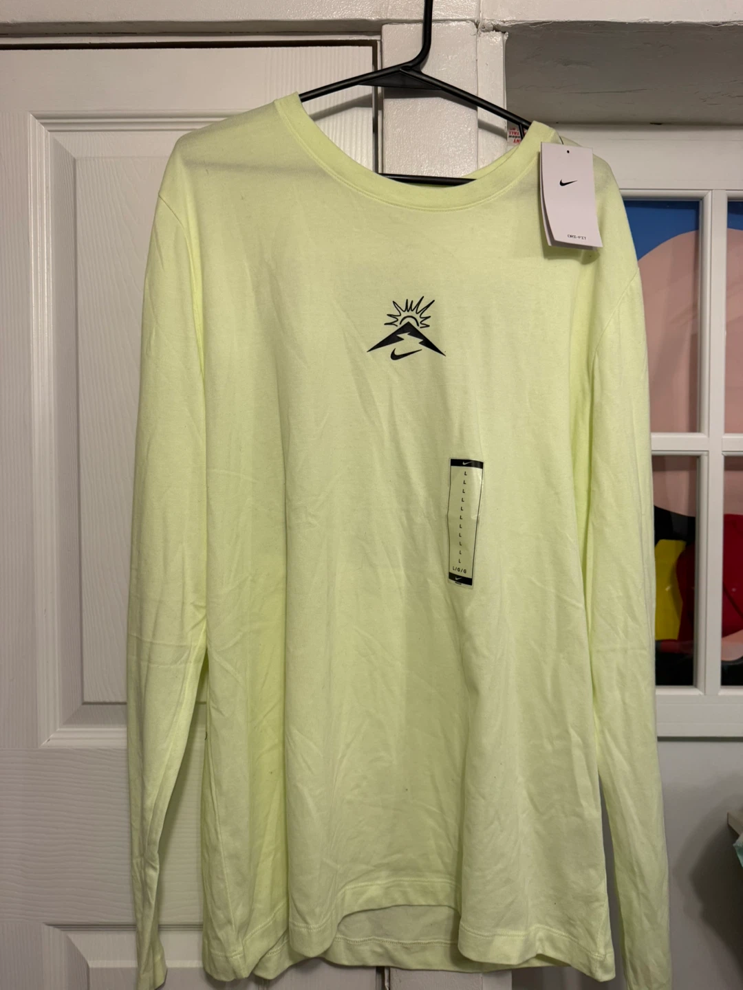 Nike Long Sleeve Graphic T-Shirt L
