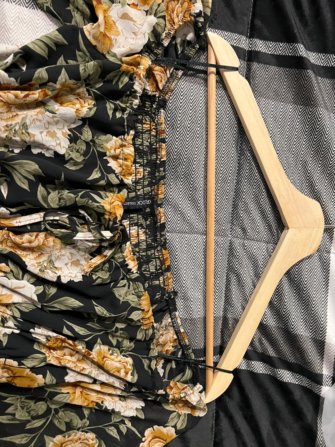 Glock Collection Floral Off-the-Shoulder Dress - photo 5