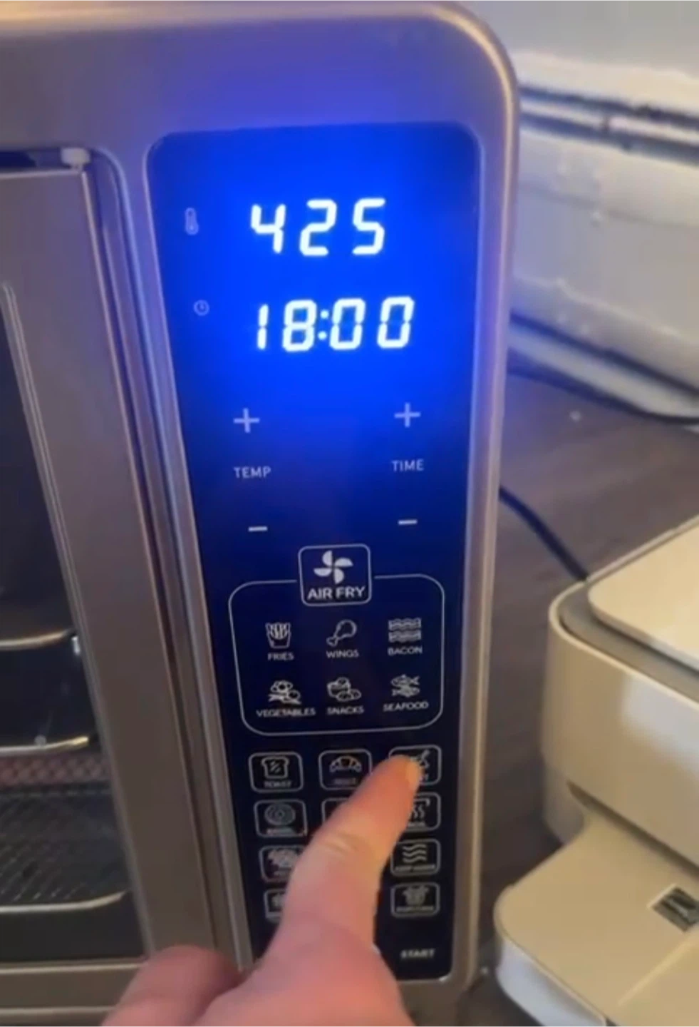 Gourmia French Door Air Fryer Oven. - photo 2