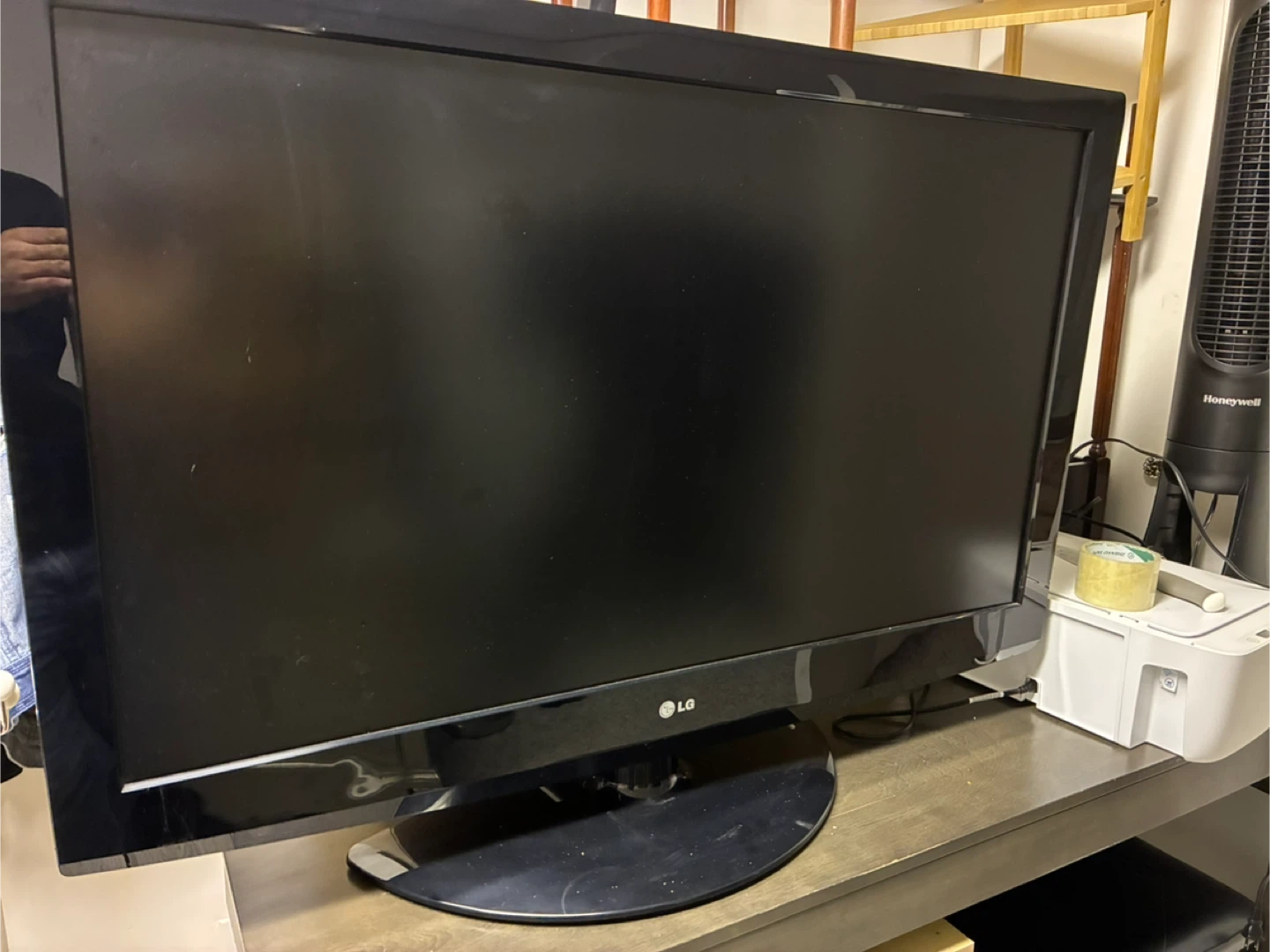 LG 42LG30-UD 42" LCD TV - photo 2