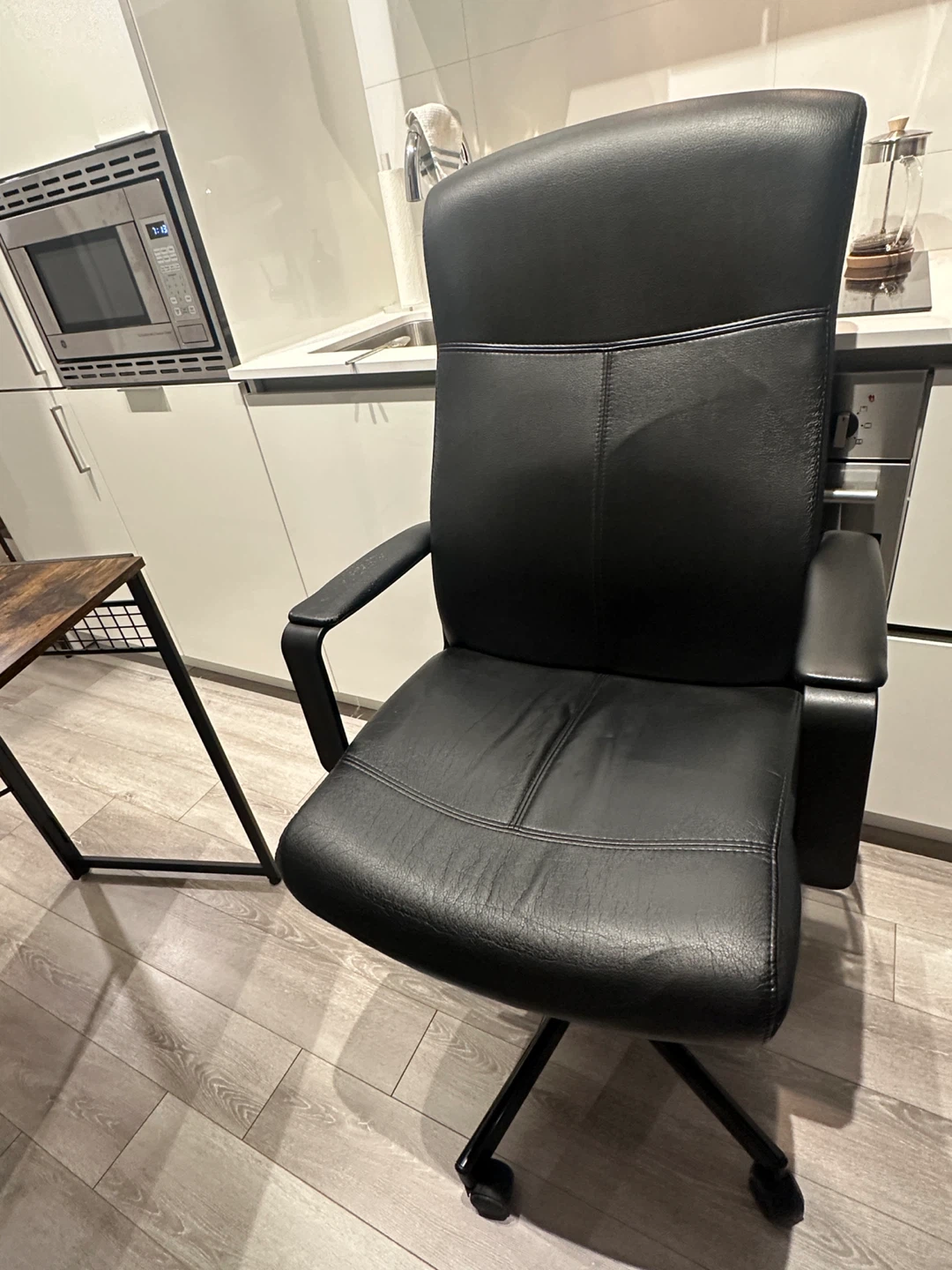 Office Desk & Chair - photo 5