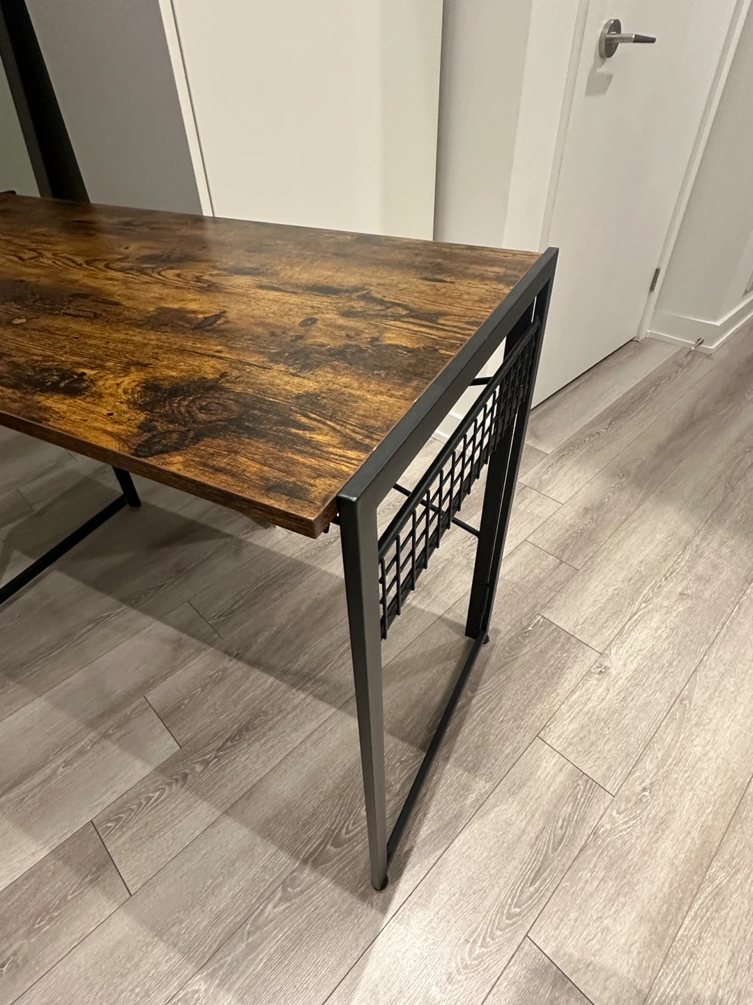 Office Desk & Chair - photo 3