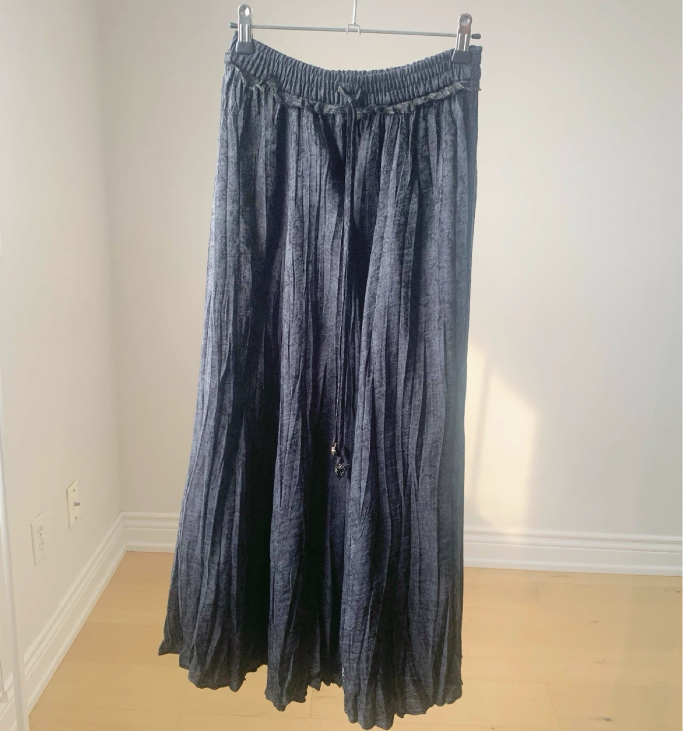 ZARA Black Flowing Pleated Maxi Skirt XXS - photo 2