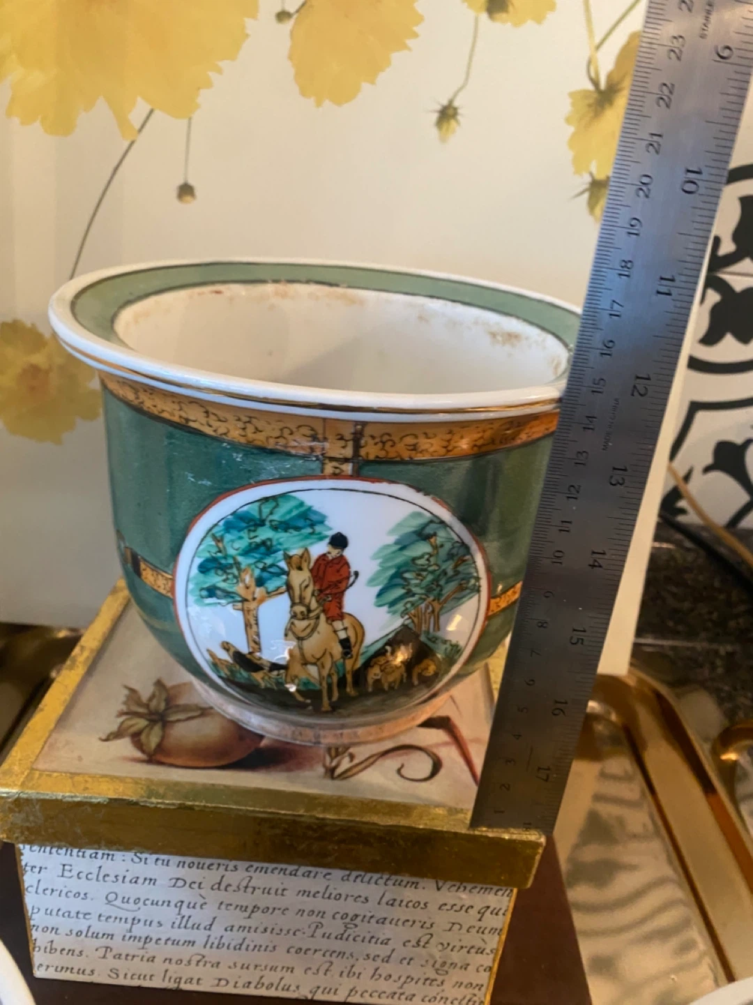 Vintage Decorative Planter Pot - photo 3