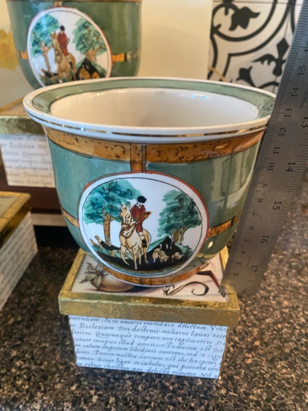 Vintage Decorative Planter Pot - photo 4