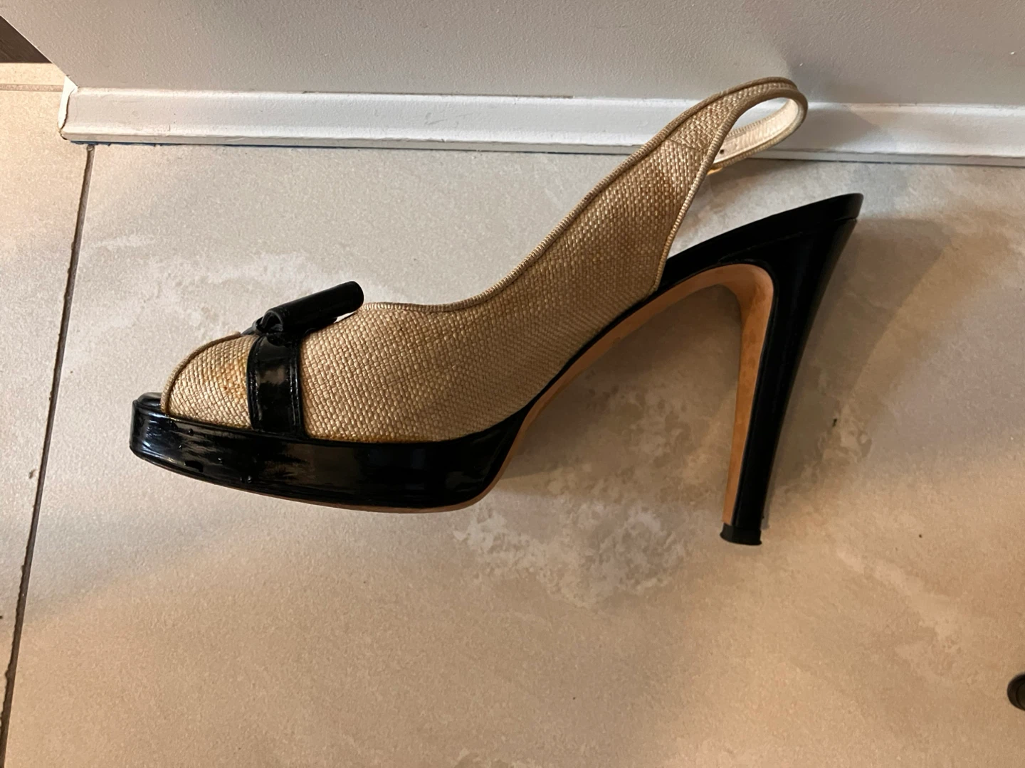 Oscar de la Renta Peep-Toe Slingback Heels Size 38 - photo 2