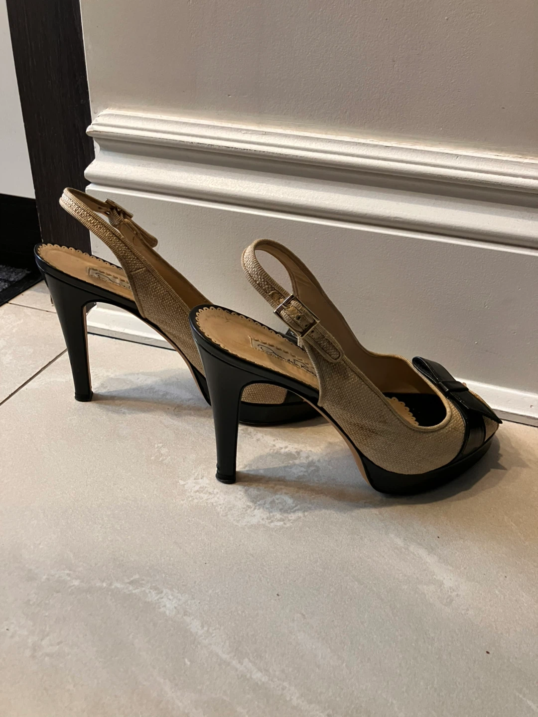 Oscar de la Renta Peep-Toe Slingback Heels Size 38